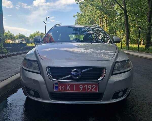 Серый Вольво В50, объемом двигателя 1.6 л и пробегом 191 тыс. км за 8700 $, фото 15 на Automoto.ua