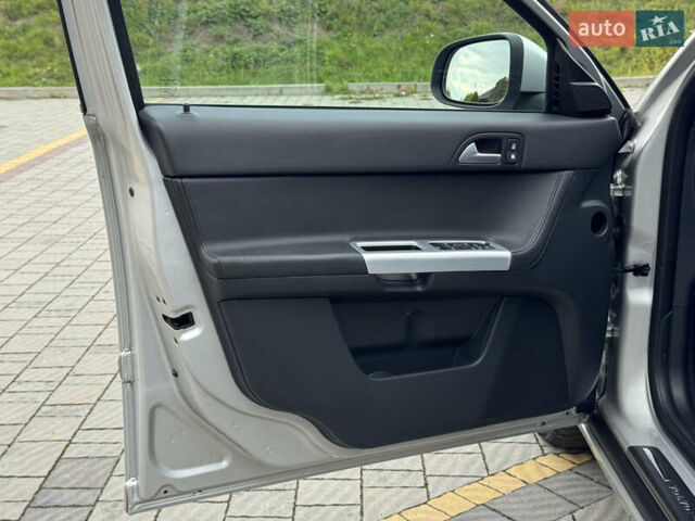 Сірий Вольво V50, об'ємом двигуна 1.6 л та пробігом 212 тис. км за 8999 $, фото 44 на Automoto.ua