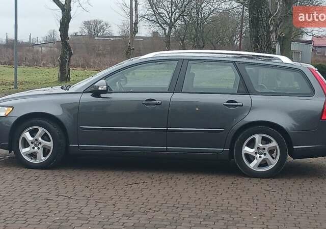 Сірий Вольво V50, об'ємом двигуна 0 л та пробігом 225 тис. км за 8750 $, фото 64 на Automoto.ua