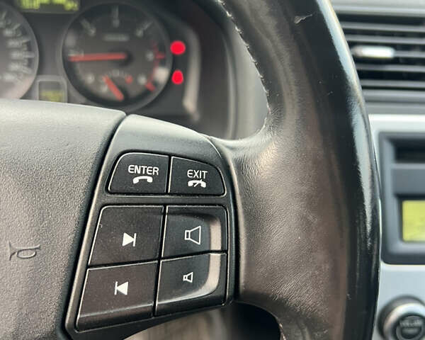 Серый Вольво В50, объемом двигателя 1.6 л и пробегом 240 тыс. км за 8999 $, фото 23 на Automoto.ua