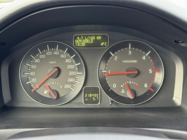 Сірий Вольво V50, об'ємом двигуна 1.6 л та пробігом 218 тис. км за 8799 $, фото 9 на Automoto.ua