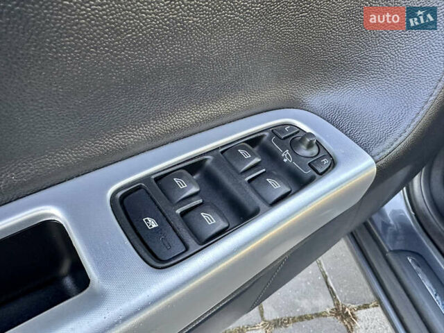 Серый Вольво В50, объемом двигателя 1.6 л и пробегом 215 тыс. км за 7499 $, фото 108 на Automoto.ua