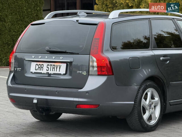 Серый Вольво В50, объемом двигателя 1.6 л и пробегом 222 тыс. км за 8500 $, фото 24 на Automoto.ua