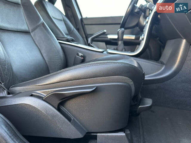 Серый Вольво В50, объемом двигателя 1.6 л и пробегом 215 тыс. км за 7499 $, фото 146 на Automoto.ua