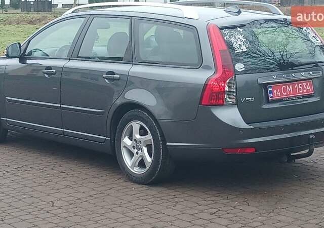 Сірий Вольво V50, об'ємом двигуна 0 л та пробігом 225 тис. км за 8750 $, фото 84 на Automoto.ua