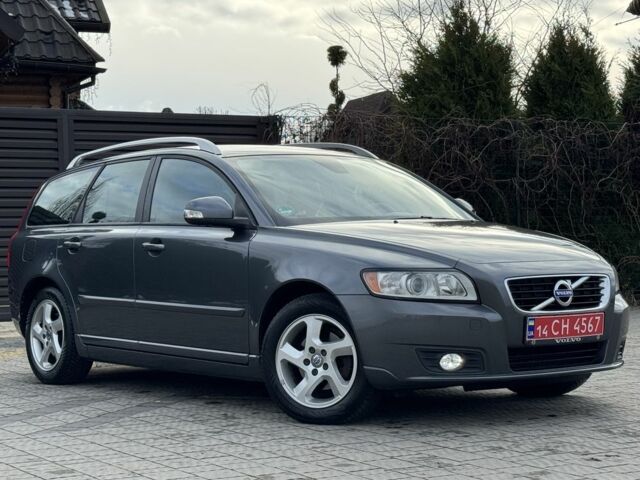 Сірий Вольво V50, об'ємом двигуна 1.6 л та пробігом 218 тис. км за 8799 $, фото 1 на Automoto.ua