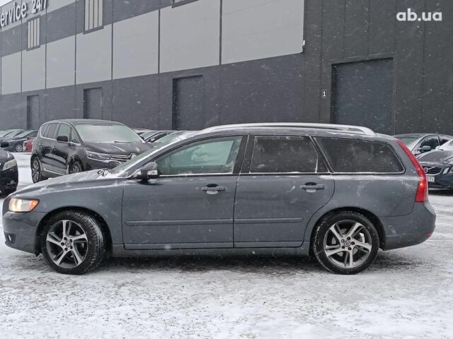 Сірий Вольво V50, об'ємом двигуна 1.6 л та пробігом 259 тис. км за 8190 $, фото 4 на Automoto.ua