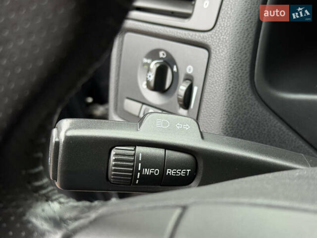 Сірий Вольво V50, об'ємом двигуна 1.6 л та пробігом 207 тис. км за 8500 $, фото 58 на Automoto.ua