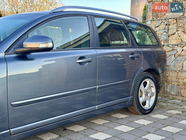 Серый Вольво В50, объемом двигателя 1.6 л и пробегом 215 тыс. км за 7499 $, фото 75 на Automoto.ua