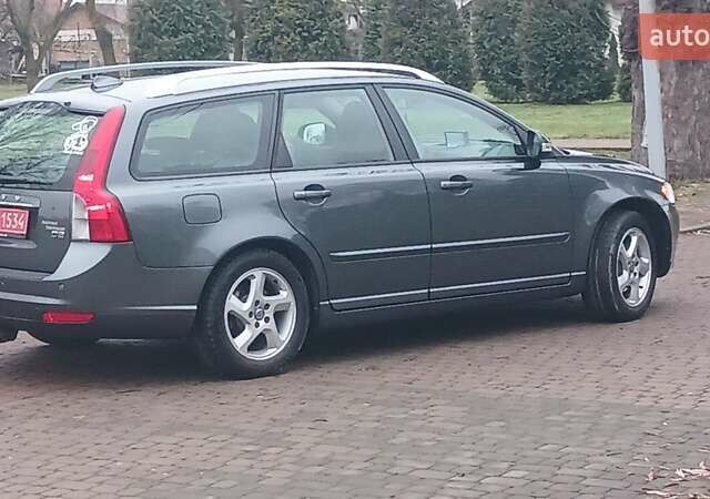 Сірий Вольво V50, об'ємом двигуна 0 л та пробігом 225 тис. км за 8750 $, фото 19 на Automoto.ua