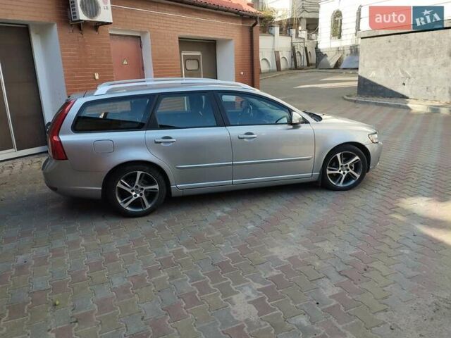 Сірий Вольво V50, об'ємом двигуна 1.6 л та пробігом 170 тис. км за 8100 $, фото 2 на Automoto.ua