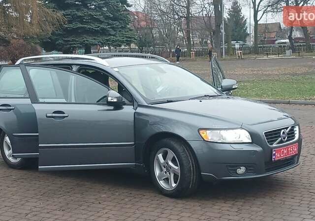 Сірий Вольво V50, об'ємом двигуна 0 л та пробігом 225 тис. км за 8750 $, фото 40 на Automoto.ua