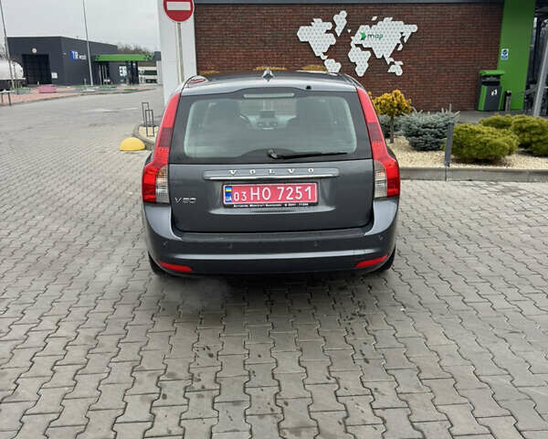 Сірий Вольво V50, об'ємом двигуна 1.6 л та пробігом 200 тис. км за 9300 $, фото 5 на Automoto.ua