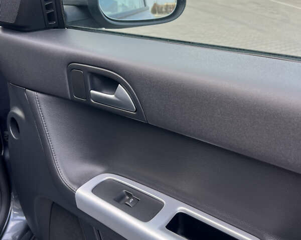 Серый Вольво В50, объемом двигателя 1.6 л и пробегом 240 тыс. км за 8999 $, фото 33 на Automoto.ua