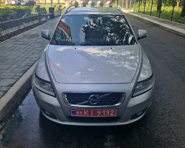 Серый Вольво В50, объемом двигателя 1.6 л и пробегом 191 тыс. км за 8700 $, фото 16 на Automoto.ua