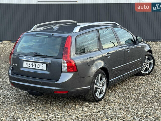 Серый Вольво В50, объемом двигателя 1.6 л и пробегом 228 тыс. км за 8950 $, фото 15 на Automoto.ua