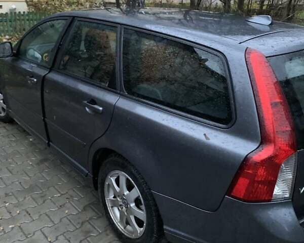 Сірий Вольво V50, об'ємом двигуна 1.56 л та пробігом 294 тис. км за 8500 $, фото 3 на Automoto.ua