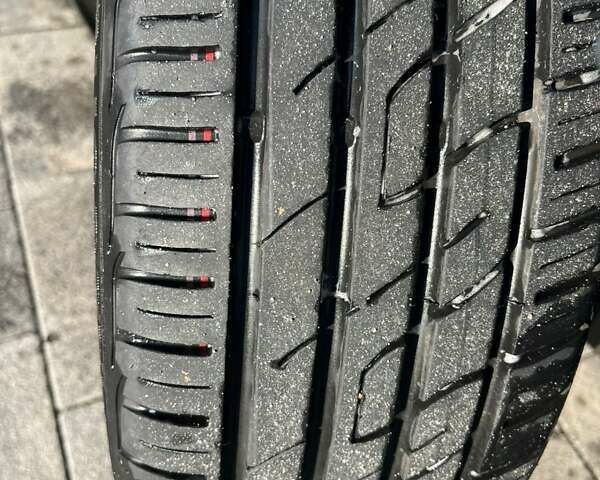 Серый Вольво В50, объемом двигателя 1.6 л и пробегом 245 тыс. км за 8850 $, фото 12 на Automoto.ua