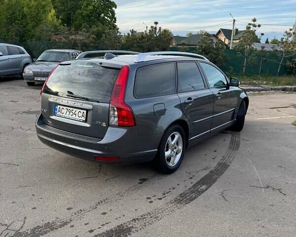 Серый Вольво В50, объемом двигателя 1.6 л и пробегом 255 тыс. км за 6900 $, фото 7 на Automoto.ua