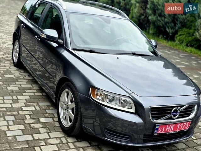Серый Вольво В50, объемом двигателя 1.6 л и пробегом 200 тыс. км за 8700 $, фото 4 на Automoto.ua