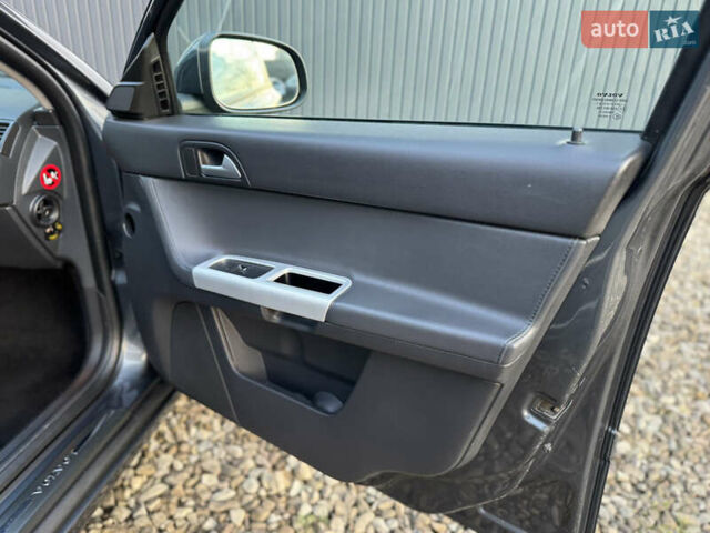 Серый Вольво В50, объемом двигателя 1.6 л и пробегом 228 тыс. км за 8950 $, фото 31 на Automoto.ua