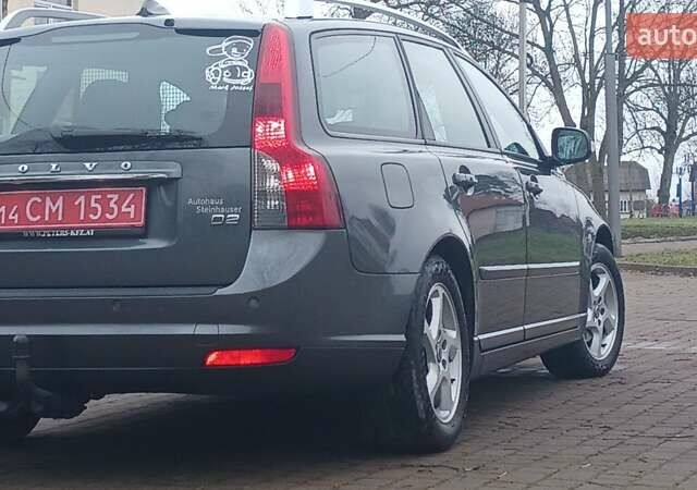 Сірий Вольво V50, об'ємом двигуна 0 л та пробігом 225 тис. км за 8750 $, фото 66 на Automoto.ua