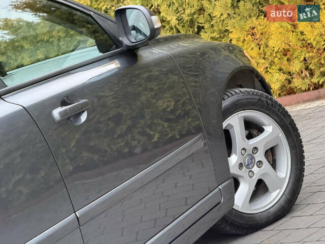 Серый Вольво В50, объемом двигателя 1.6 л и пробегом 222 тыс. км за 8500 $, фото 25 на Automoto.ua