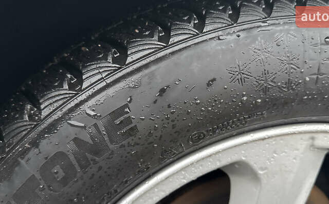 Серый Вольво В50, объемом двигателя 1.6 л и пробегом 219 тыс. км за 9700 $, фото 18 на Automoto.ua