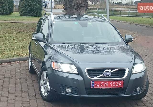 Сірий Вольво V50, об'ємом двигуна 0 л та пробігом 225 тис. км за 8750 $, фото 62 на Automoto.ua