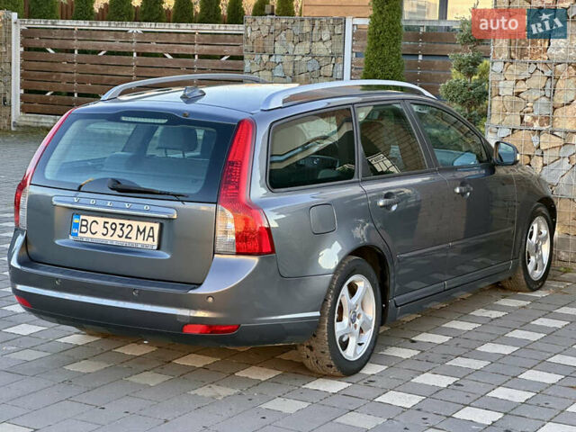Серый Вольво В50, объемом двигателя 1.6 л и пробегом 215 тыс. км за 7499 $, фото 7 на Automoto.ua