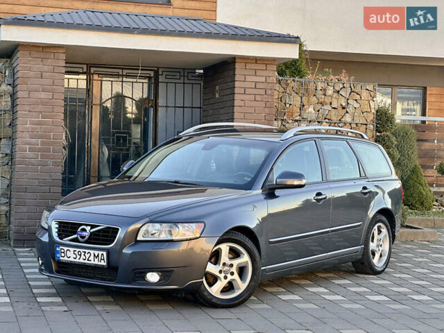 Серый Вольво В50, объемом двигателя 1.6 л и пробегом 215 тыс. км за 7499 $, фото 2 на Automoto.ua