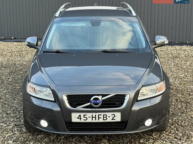 Серый Вольво В50, объемом двигателя 1.6 л и пробегом 228 тыс. км за 8950 $, фото 11 на Automoto.ua