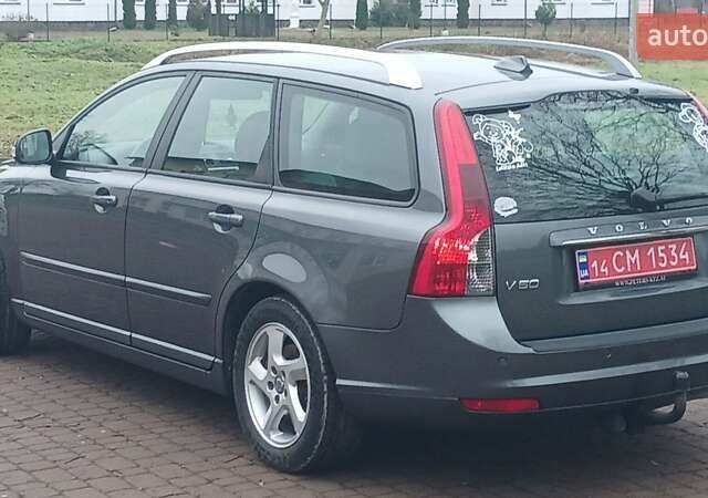 Сірий Вольво V50, об'ємом двигуна 0 л та пробігом 225 тис. км за 8750 $, фото 93 на Automoto.ua
