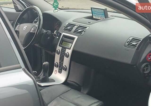 Сірий Вольво V50, об'ємом двигуна 0 л та пробігом 225 тис. км за 8750 $, фото 45 на Automoto.ua