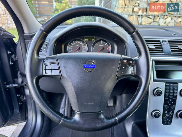 Серый Вольво В50, объемом двигателя 1.6 л и пробегом 215 тыс. км за 7499 $, фото 116 на Automoto.ua