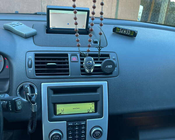 Серый Вольво В50, объемом двигателя 1.6 л и пробегом 245 тыс. км за 8500 $, фото 11 на Automoto.ua