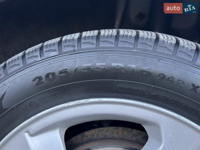 Серый Вольво В50, объемом двигателя 1.6 л и пробегом 215 тыс. км за 7499 $, фото 22 на Automoto.ua