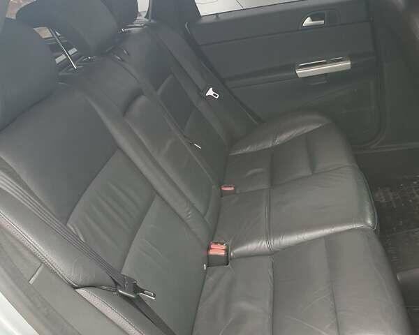 Серый Вольво В50, объемом двигателя 1.56 л и пробегом 331 тыс. км за 7600 $, фото 5 на Automoto.ua