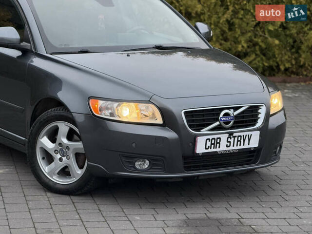 Серый Вольво В50, объемом двигателя 1.6 л и пробегом 222 тыс. км за 8500 $, фото 12 на Automoto.ua