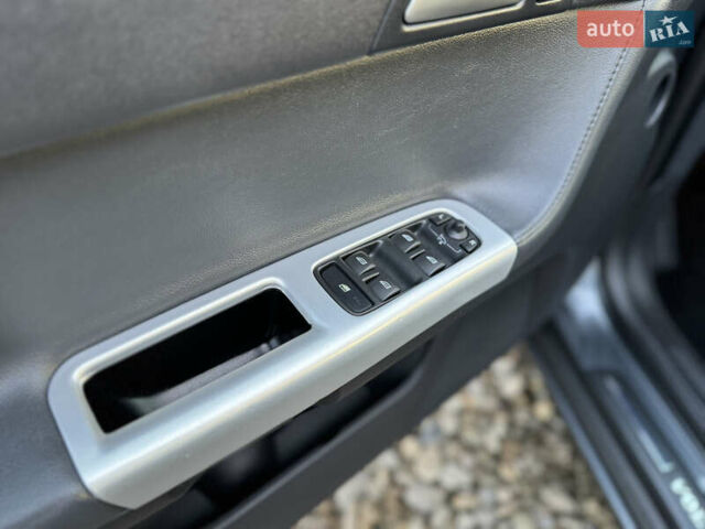 Серый Вольво В50, объемом двигателя 1.6 л и пробегом 228 тыс. км за 8950 $, фото 28 на Automoto.ua