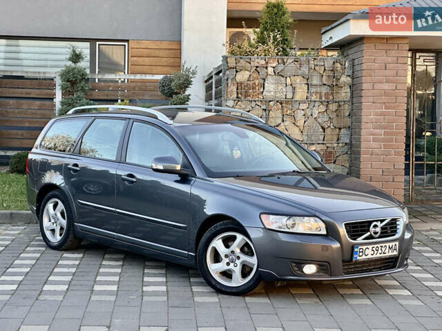 Серый Вольво В50, объемом двигателя 1.6 л и пробегом 215 тыс. км за 7499 $, фото 3 на Automoto.ua