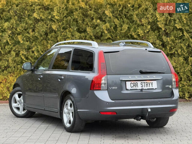 Серый Вольво В50, объемом двигателя 1.6 л и пробегом 222 тыс. км за 8500 $, фото 15 на Automoto.ua
