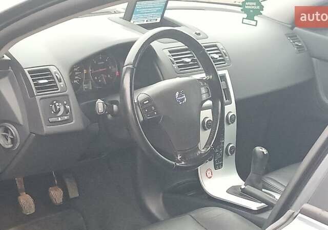 Сірий Вольво V50, об'ємом двигуна 0 л та пробігом 225 тис. км за 8750 $, фото 47 на Automoto.ua