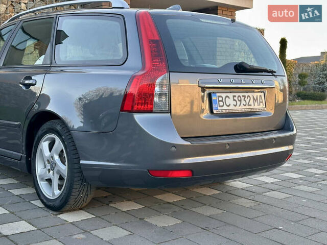 Серый Вольво В50, объемом двигателя 1.6 л и пробегом 215 тыс. км за 7499 $, фото 83 на Automoto.ua