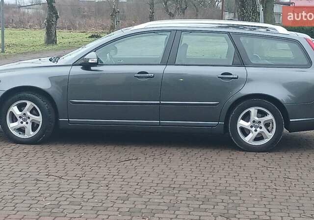 Сірий Вольво V50, об'ємом двигуна 0 л та пробігом 225 тис. км за 8750 $, фото 65 на Automoto.ua