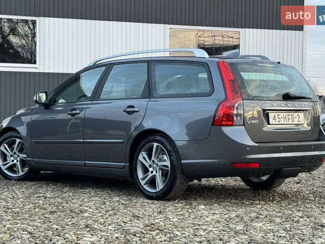 Серый Вольво В50, объемом двигателя 1.6 л и пробегом 228 тыс. км за 8950 $, фото 17 на Automoto.ua