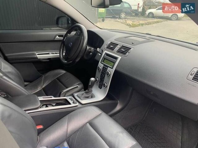 Серый Вольво В50, объемом двигателя 1.6 л и пробегом 244 тыс. км за 8600 $, фото 8 на Automoto.ua