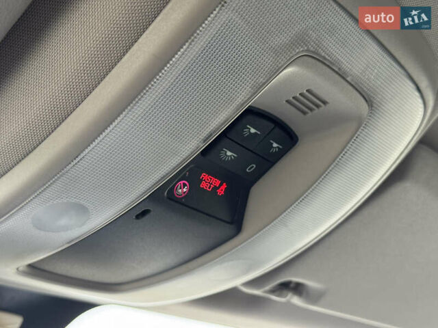 Сірий Вольво V50, об'ємом двигуна 1.6 л та пробігом 218 тис. км за 8899 $, фото 68 на Automoto.ua