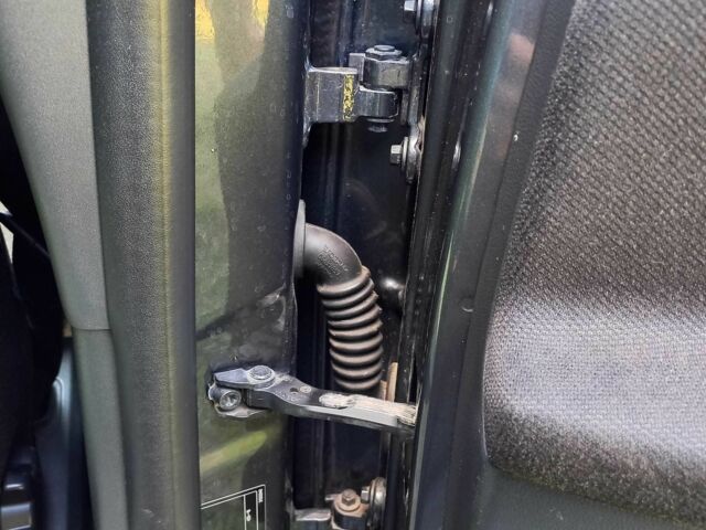 Серый Вольво В50, объемом двигателя 1.6 л и пробегом 266 тыс. км за 6400 $, фото 6 на Automoto.ua