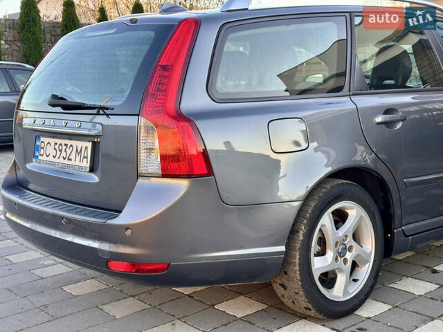 Серый Вольво В50, объемом двигателя 1.6 л и пробегом 215 тыс. км за 7499 $, фото 23 на Automoto.ua
